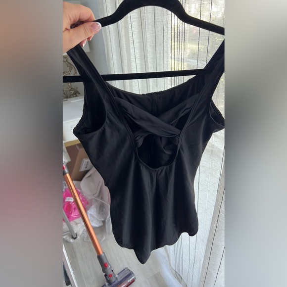 Lands End one piece bathing suit - Picture 5 of 6
